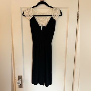 Gilli summer black, stretchy dress with embroidered/lace detail, size M